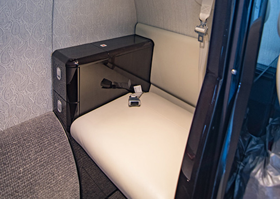cj4 n335f interior