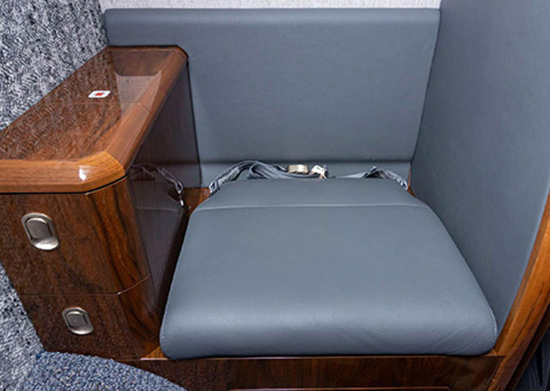cj4 n590nj interior4
